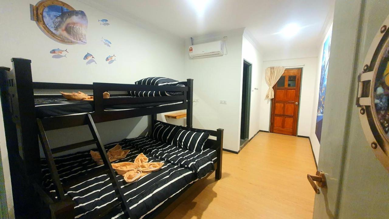 The Ship Guesthouse Room Семпорна Екстериор снимка