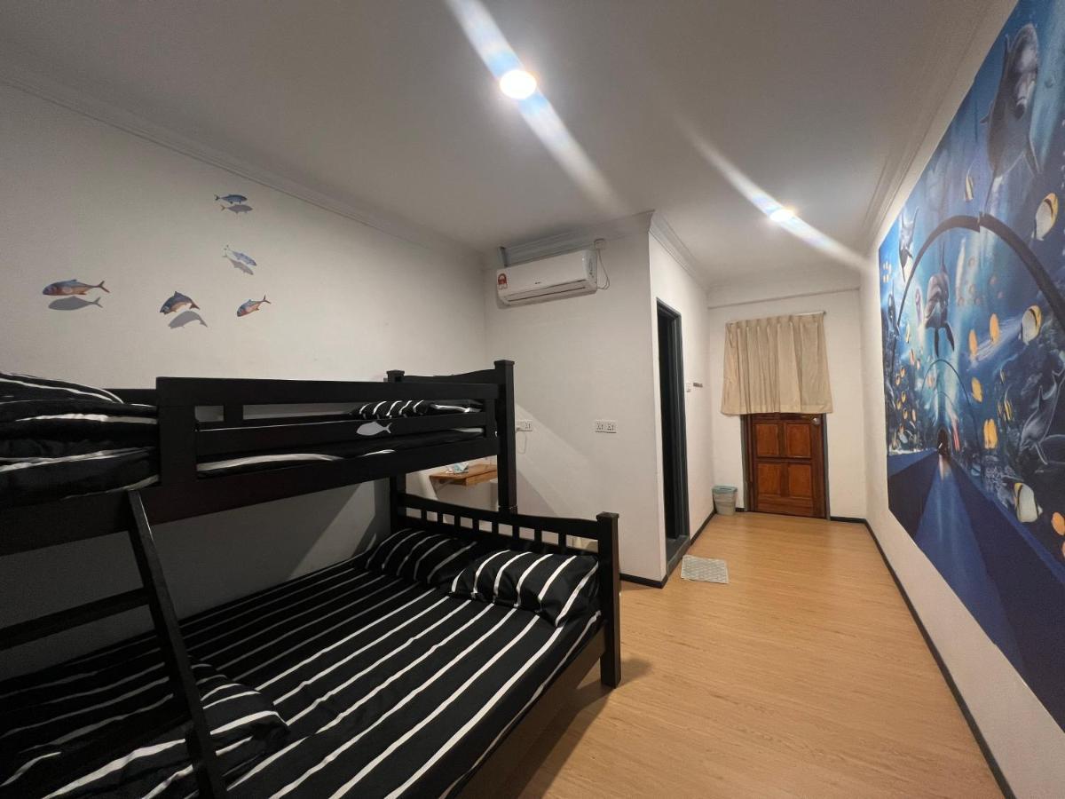 The Ship Guesthouse Room Семпорна Екстериор снимка